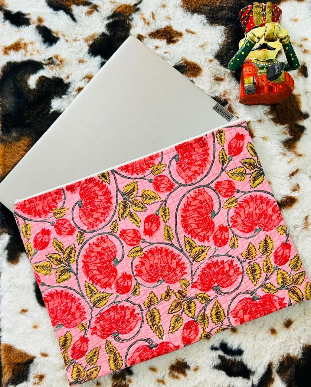 Laptop cover | L16